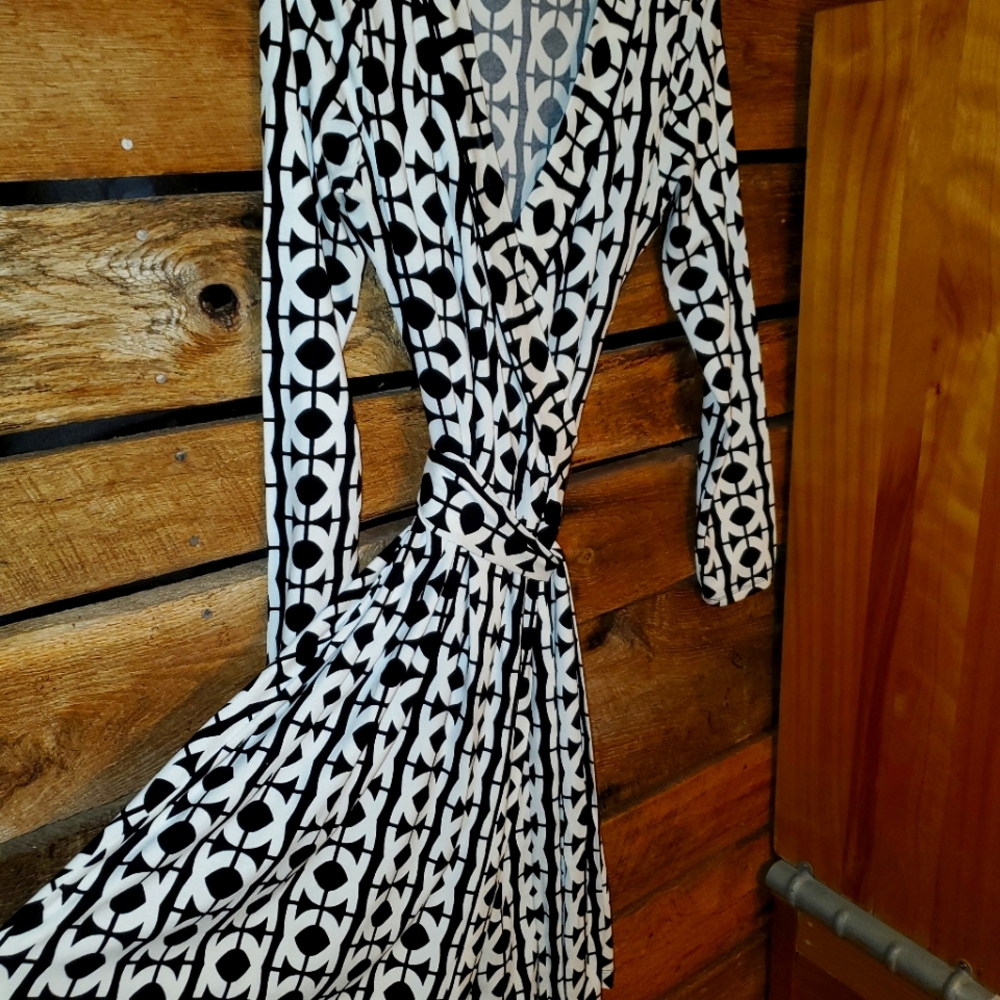 Banana Republic wrap dress, size M